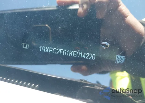 2019 Honda Civic Lx z USA, uszkodzony, nr VIN 19XFC2F61KE014220